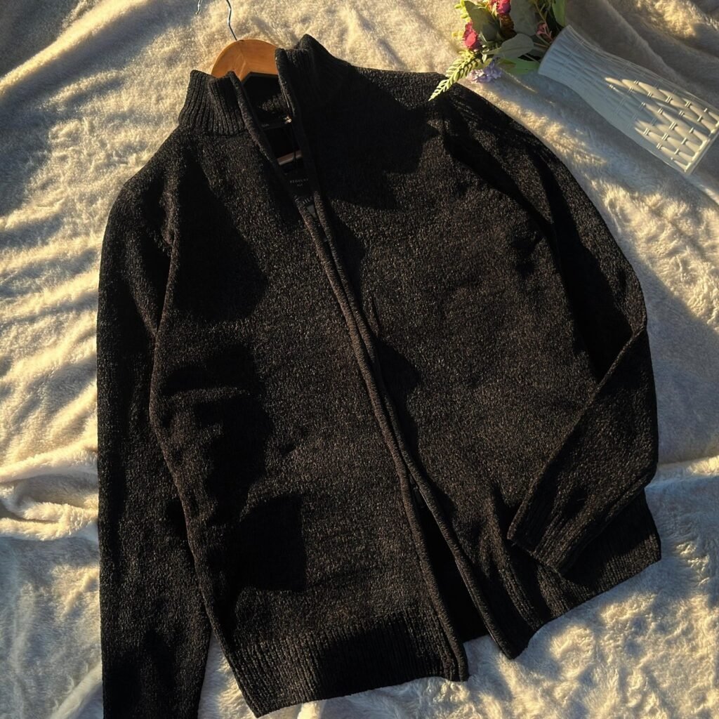 Aesthetic Black Full Double zipper soft sweater
