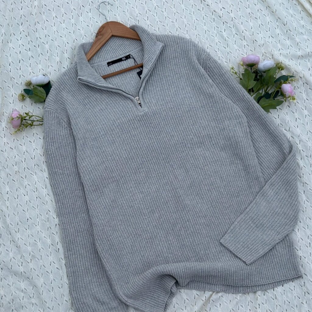 Ash white Half zipper sweater