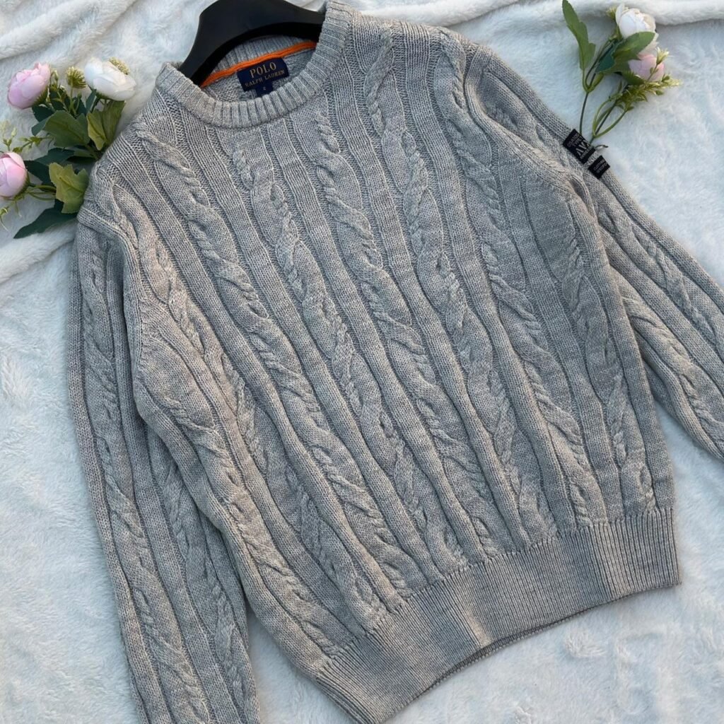 Ash round neck cable knit wool sweater (Big Size)